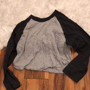 dark grey/ light grey cropped baseball tee